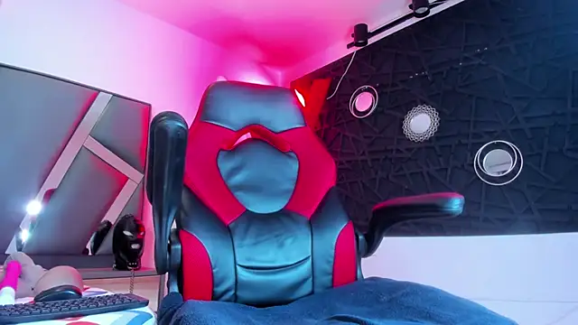 Snapshot of Ivannaakozlov_ chatting on March 4, 2025, 12:07 am Ivannaakozlov online show from March 4, 2025, 12:07 am