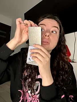 Kimi Ass online show from November 11, 2025, 11:16 am