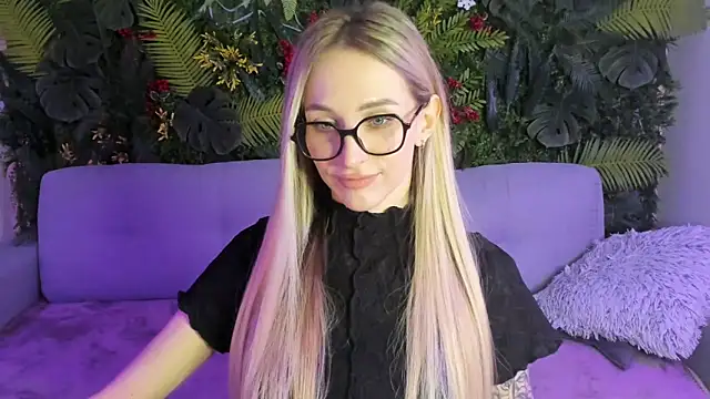 Horny Blond online show from February 7, 2026, 9:06 am