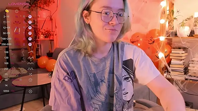 alisahug online show from October 23, 2025, 8:35 am