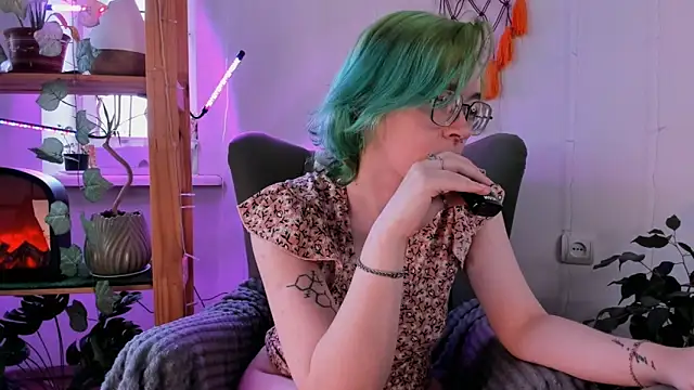 alisahug online show from March 15, 2025, 3:51 am