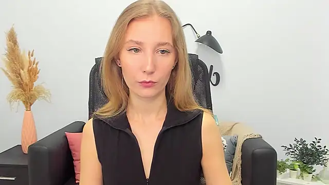 LolaWilsons online show from February 26, 2025, 6:19 am