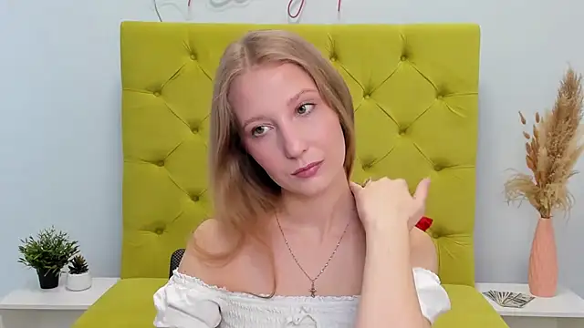 LolaWilsons online show from March 13, 2026, 7:13 am