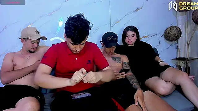 SlimLoves online show from November 30, 2025, 7:47 pm