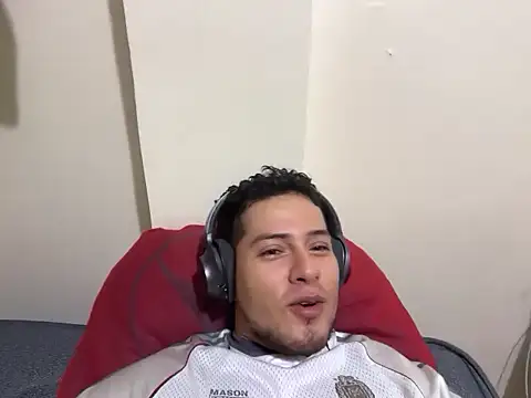 Snapshot of Malandralle chatting on November 26, 2025, 5:07 am Malandralle online show from November 26, 2025, 5:07 am