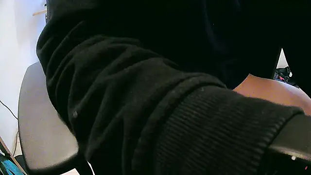 skinnyandthick online show from March 5, 2025, 4:02 pm