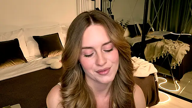 RozzitaBedberry online show from April 18, 2026, 12:29 pm