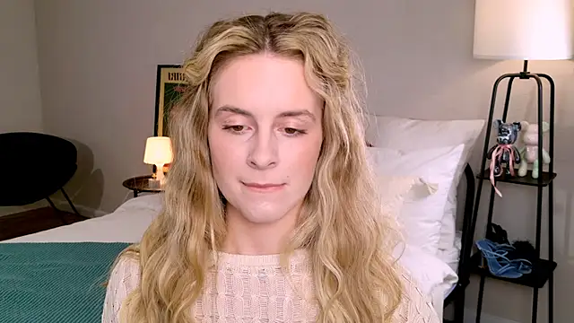 Snapshot of RozzitaBedberry chatting on October 9, 2025, 1:00 pm RozzitaBedberry online show from October 9, 2025, 1:00 pm