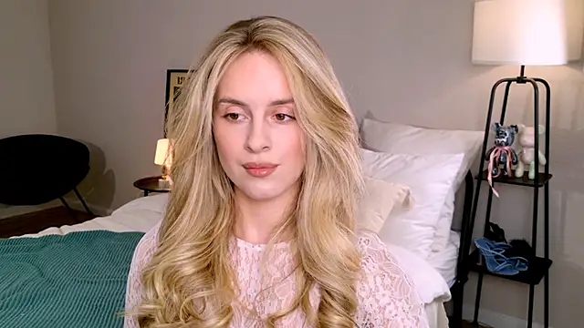 Snapshot of RozzitaBedberry chatting on October 10, 2025, 2:29 pm RozzitaBedberry online show from October 10, 2025, 2:29 pm