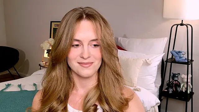 Snapshot of RozzitaBedberry chatting on September 18, 2025, 1:03 pm RozzitaBedberry online show from September 18, 2025, 1:03 pm