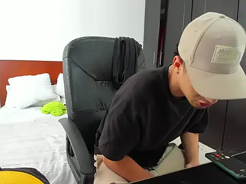 Chandler ken online show from October 25, 2025, 4:29 pm