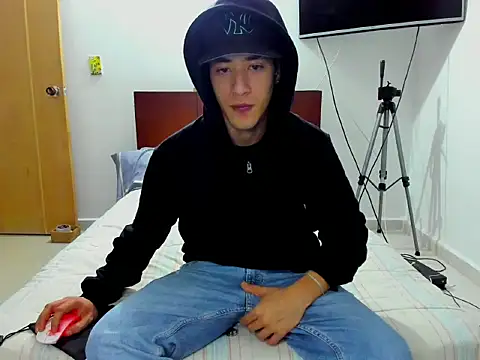 Chandler ken online show from November 18, 2025, 4:27 am