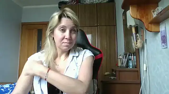 IrinaB1 online show from March 23, 2025, 8:15 am