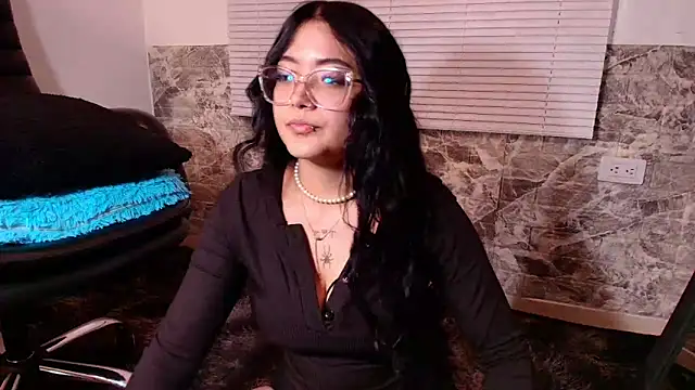 Susana hank2 online show from April 19, 2026, 6:43 pm