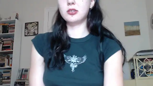 Snapshot of fern4ever chatting on January 18, 2025, 4:48 am fern4ever online show from January 18, 2025, 4:48 am