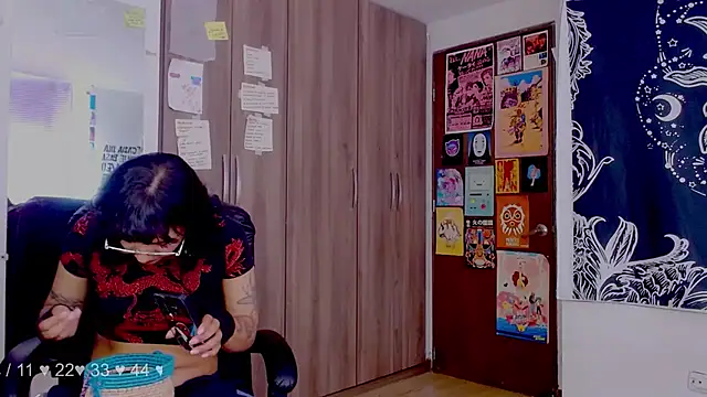 melissahowl online show from October 12, 2025, 5:03 pm