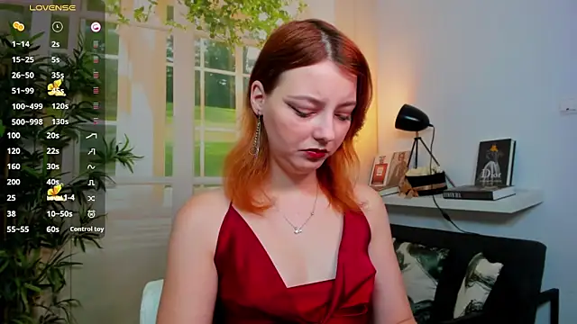 Snapshot of pretty_little_thing chatting on October 13, 2025, 2:51 pm pretty little thing online show from October 13, 2025, 2:51 pm