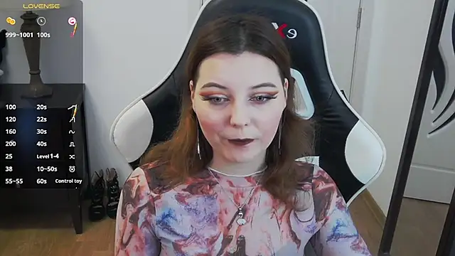 Snapshot of pretty_little_thing chatting on February 28, 2026, 4:17 pm pretty little thing online show from February 28, 2026, 4:17 pm