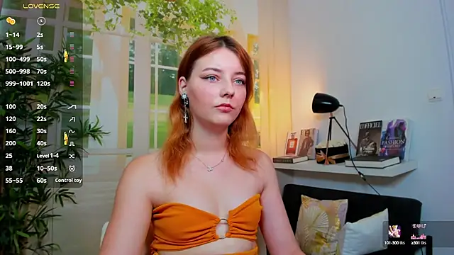 Snapshot of pretty_little_thing chatting on September 13, 2025, 12:05 pm pretty little thing online show from September 13, 2025, 12:05 pm