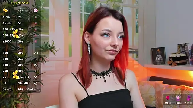 Snapshot of pretty_little_thing chatting on February 12, 2025, 8:40 pm pretty little thing online show from February 12, 2025, 8:40 pm