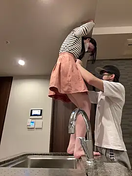 Snapshot of Mia--meow chatting on March 22, 2025, 12:35 pm Mia--meow online show from March 22, 2025, 12:35 pm