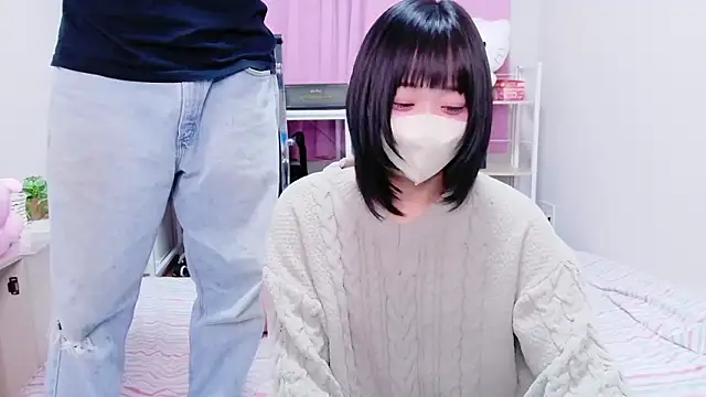 Snapshot of Mia--meow chatting on November 5, 2025, 12:19 pm Mia--meow online show from November 5, 2025, 12:19 pm