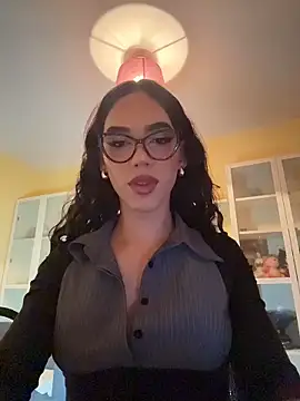 Carlita cute online show from March 3, 2026, 7:43 pm