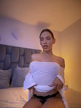 Carlita cute online show from March 18, 2025, 3:34 am