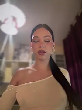 Carlita cute online show from September 9, 2025, 4:27 pm