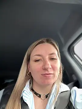 Snapshot of Crazy-Rosa chatting on February 26, 2025, 12:16 pm Crazy-Rosa online show from February 26, 2025, 12:16 pm