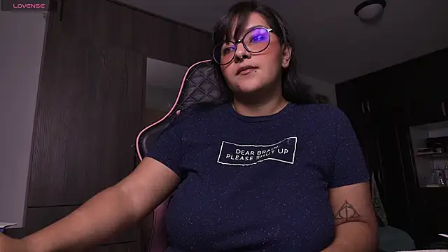 Steph moon  online show from September 24, 2025, 11:32 pm