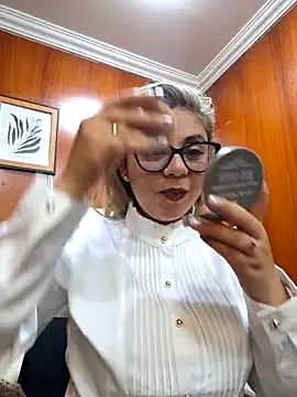 Cata Office-12 online show from September 30, 2025, 4:24 pm