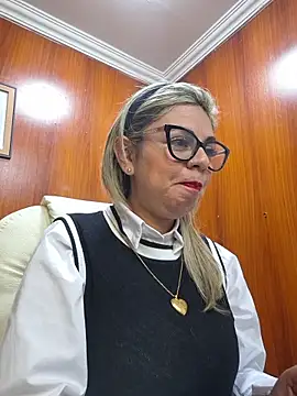 Cata Office-12 online show from October 8, 2025, 3:35 pm