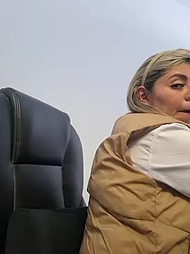 Cata Office-12 online show from November 8, 2025, 4:54 pm