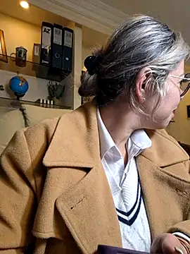 Cata Office-12 online show from February 21, 2025, 9:43 pm