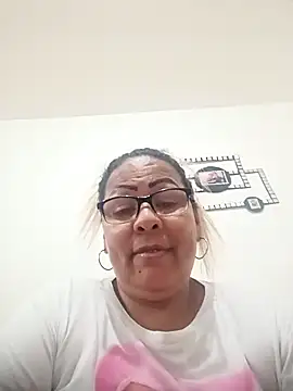 Afroditabichota online show from November 25, 2025, 11:59 pm