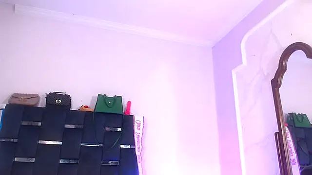 Snapshot of sexy-luna-star-ts chatting on October 15, 2025, 2:47 pm sexy-luna-star-ts online show from October 15, 2025, 2:47 pm