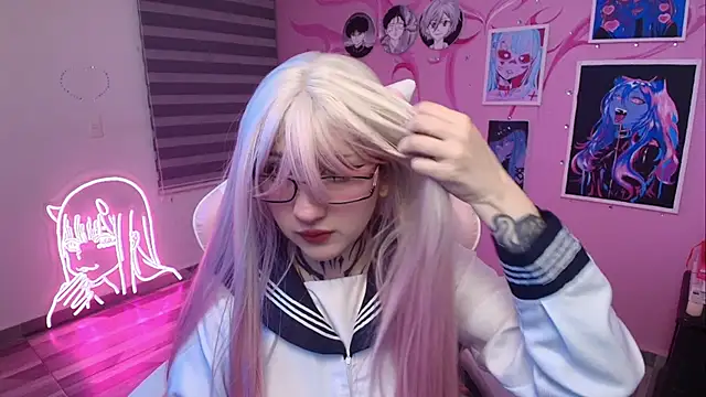 Miwa violet online show from May 20, 2026, 1:57 am