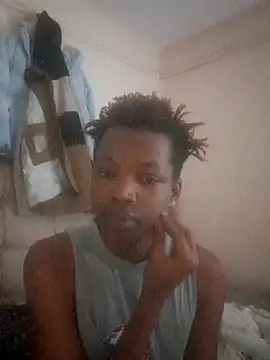 Snapshot of Almora20 chatting on July 6, 2026, 6:42 am Almora20 online show from July 6, 2026, 6:42 am