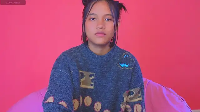 Natsu   online show from December 12, 2024, 1:43 am