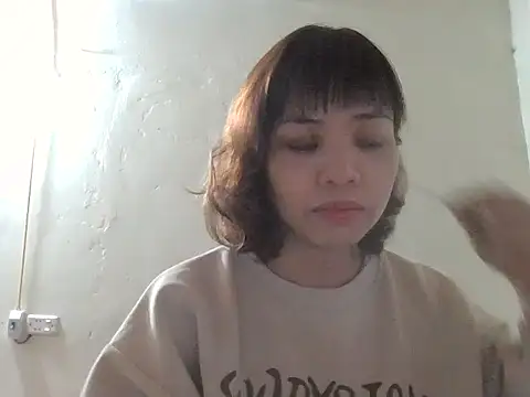 Angela-Eira online show from December 3, 2025, 9:03 pm