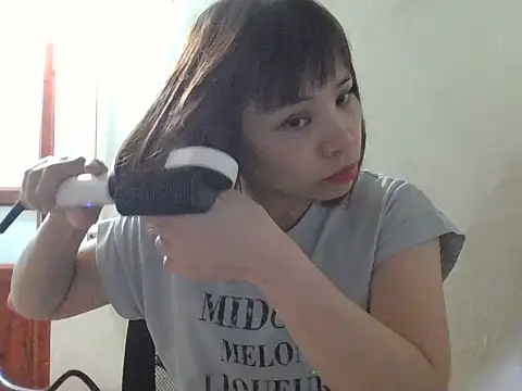 Angela-Eira online show from November 6, 2025, 8:46 pm