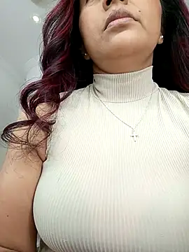 MonicaMoret online show from March 22, 2025, 12:04 pm