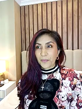 MonicaMoret online show from March 18, 2025, 12:06 pm