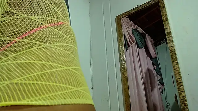 MielSquirt online show from October 9, 2025, 8:59 am