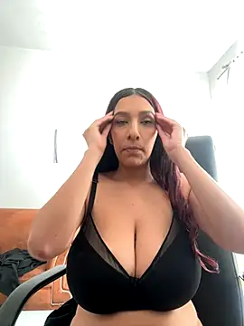 Dahian XXX online show from November 4, 2025, 7:50 pm