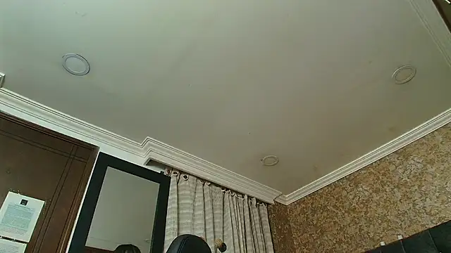 stella xue online show from September 24, 2025, 8:04 pm