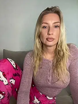 belle98 online show from February 11, 2026, 10:04 am