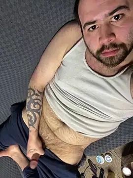 bighung1990 online show from February 22, 2026, 4:37 am