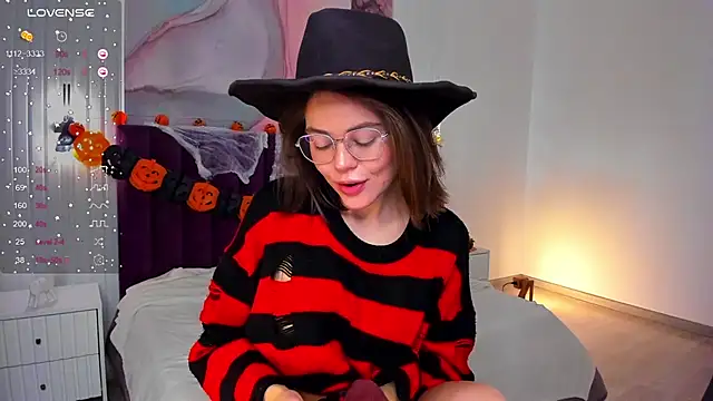 Kelly Cuutie online show from October 26, 2025, 1:06 am